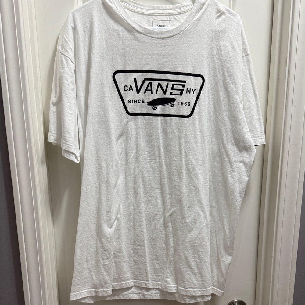 Men’s Vans White T-Shirt with Black Skate Logo. Like new! XL